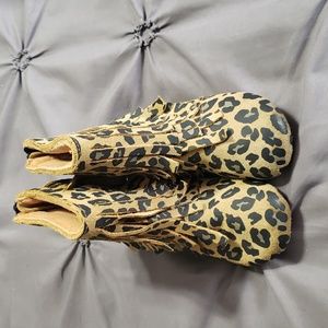 Girls Monkey Feet boots